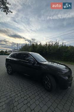Внедорожник / Кроссовер BMW X1 2019 в Городке