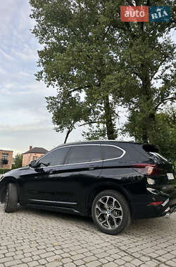 Внедорожник / Кроссовер BMW X1 2019 в Городке