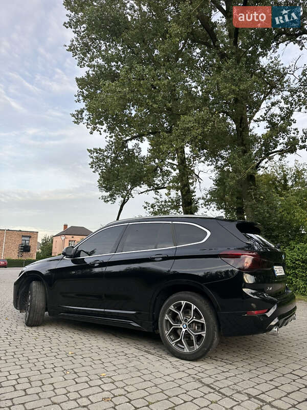 Внедорожник / Кроссовер BMW X1 2019 в Городке