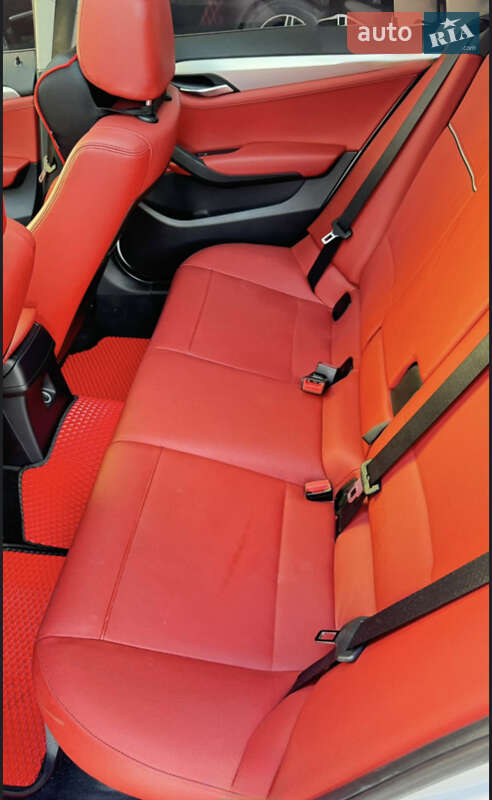 Внедорожник / Кроссовер BMW X1 2015 в Одессе