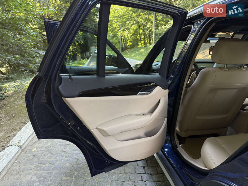 Позашляховик / Кросовер BMW X1 2014 в Чернівцях