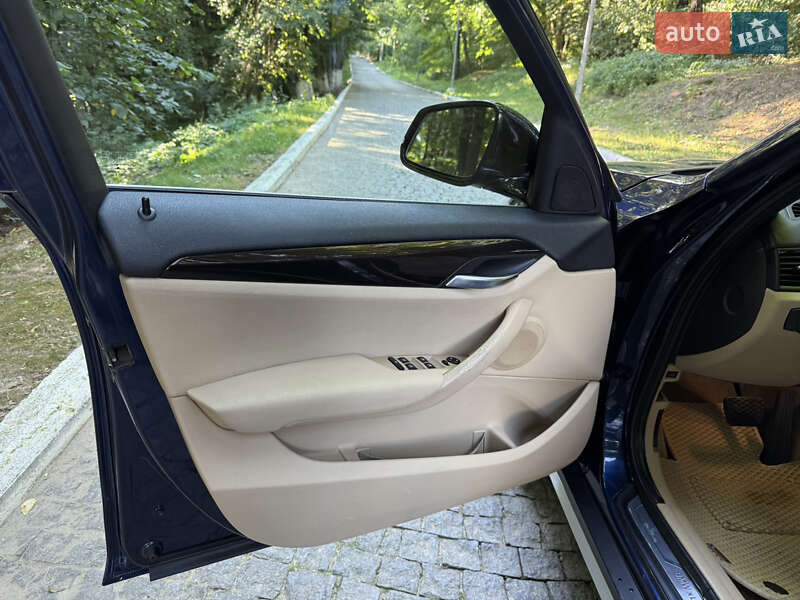 Позашляховик / Кросовер BMW X1 2014 в Чернівцях