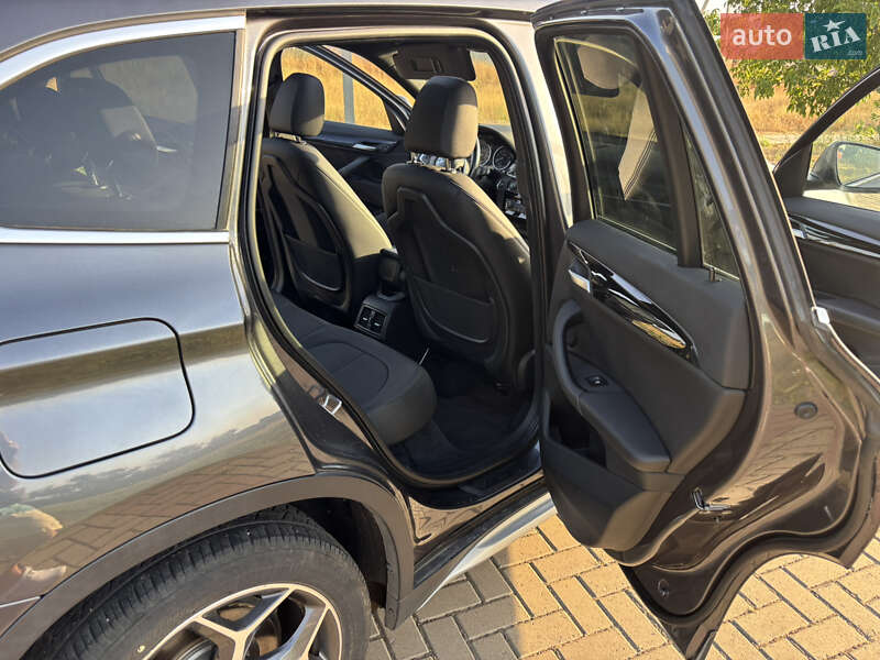 Внедорожник / Кроссовер BMW X1 2017 в Одессе