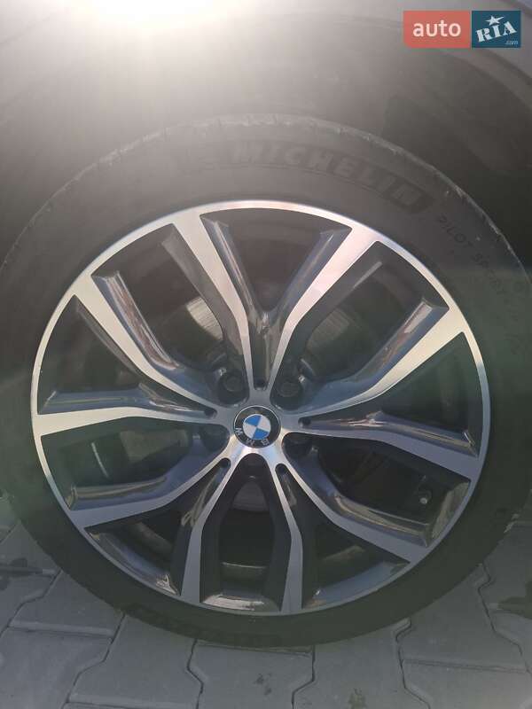 Позашляховик / Кросовер BMW X1 2016 в Києві