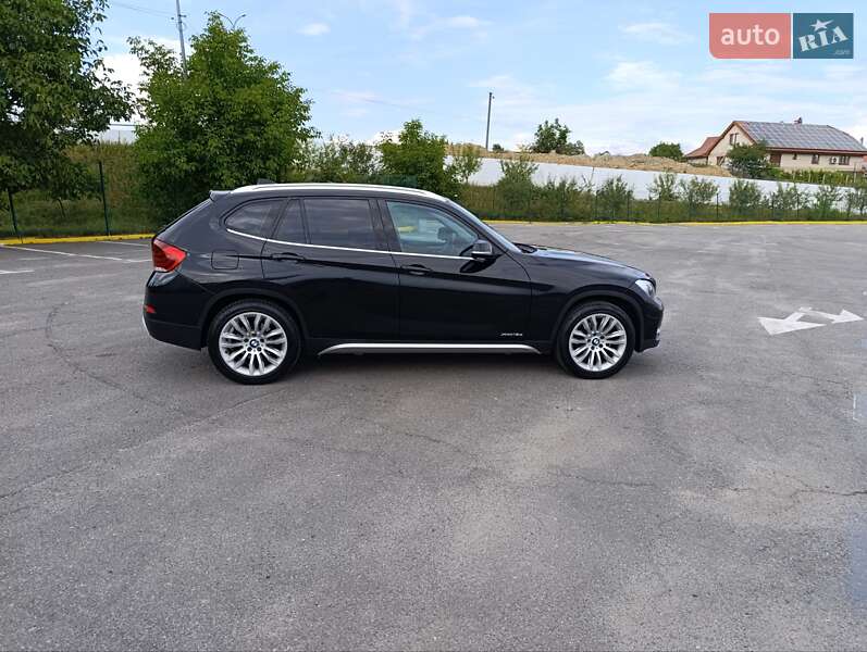 Внедорожник / Кроссовер BMW X1 2015 в Ужгороде