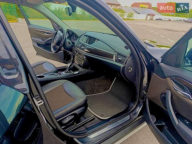 Внедорожник / Кроссовер BMW X1 2015 в Ужгороде