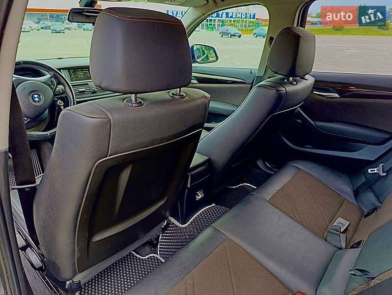 Внедорожник / Кроссовер BMW X1 2015 в Ужгороде