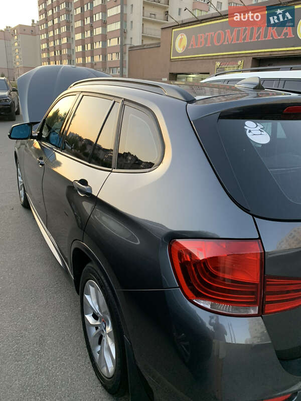 Внедорожник / Кроссовер BMW X1 2012 в Киеве