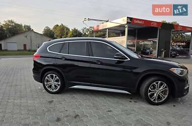 Позашляховик / Кросовер BMW X1 2018 в 