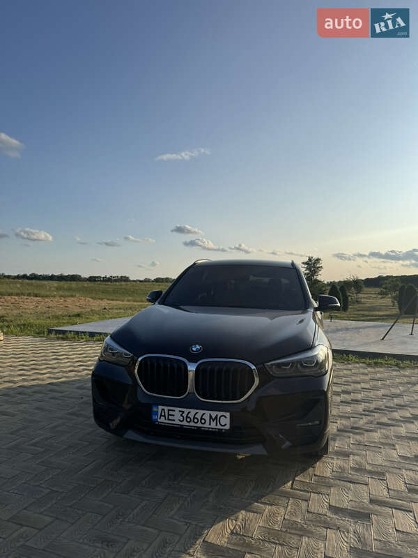 Внедорожник / Кроссовер BMW X1 2022 в Каменском