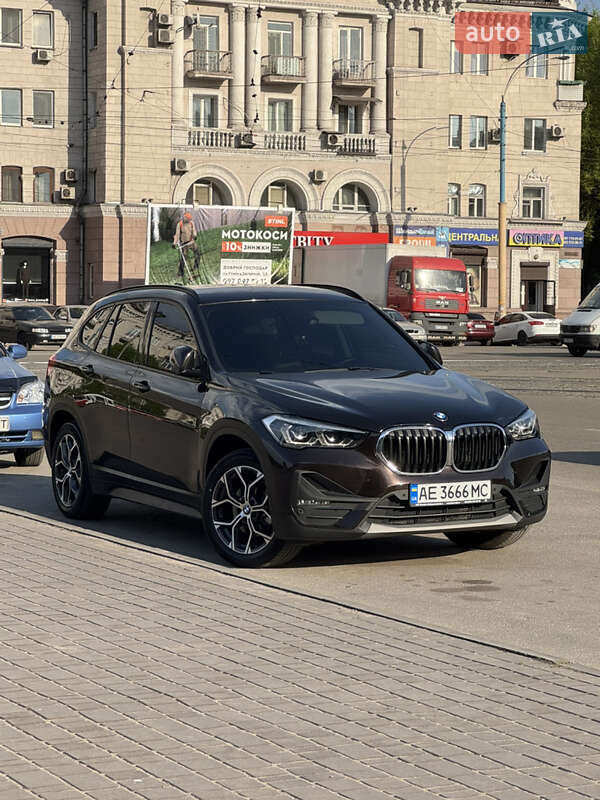 Внедорожник / Кроссовер BMW X1 2022 в Каменском
