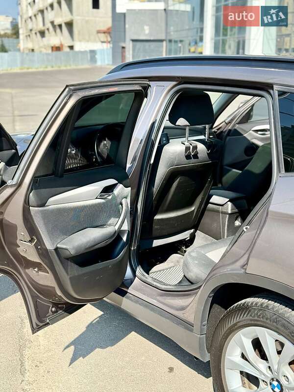 Внедорожник / Кроссовер BMW X1 2011 в Харькове