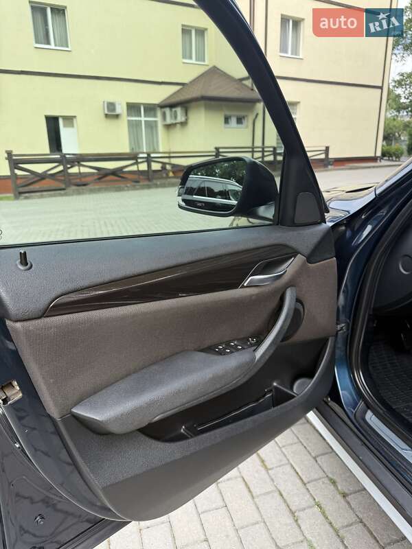 Позашляховик / Кросовер BMW X1 2012 в Чернівцях