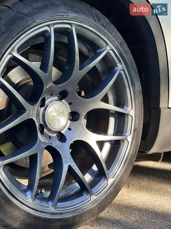 Позашляховик / Кросовер BMW X1 2013 в Полонному