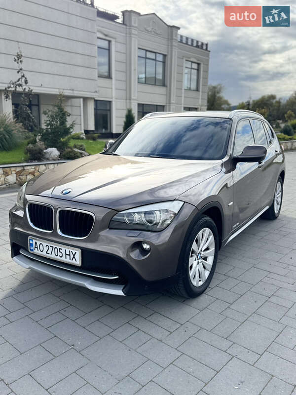 Позашляховик / Кросовер BMW X1 2011 в Хусті