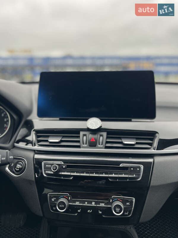 Внедорожник / Кроссовер BMW X1 2016 в Киеве