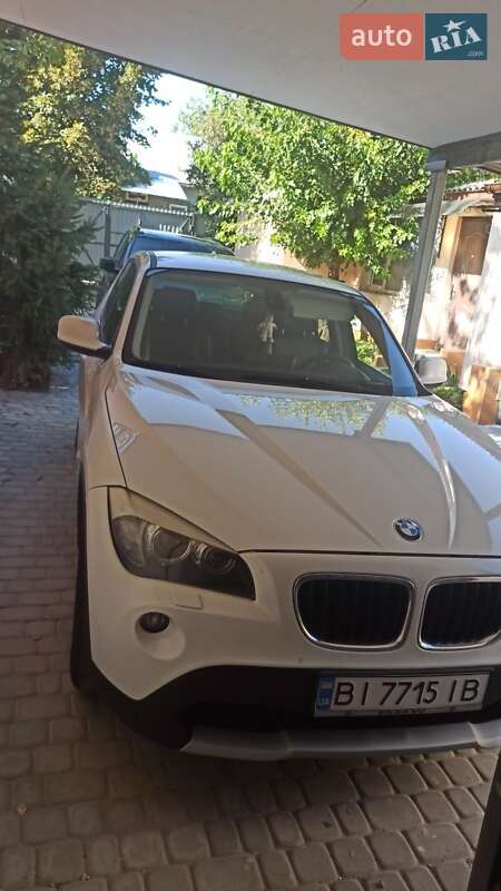 Внедорожник / Кроссовер BMW X1 2010 в Полтаве