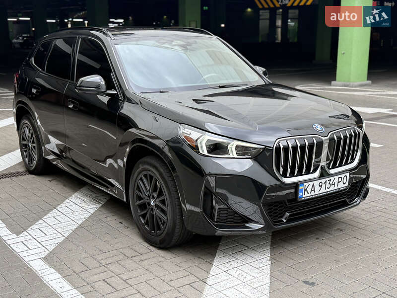 Внедорожник / Кроссовер BMW X1 2022 в Киеве