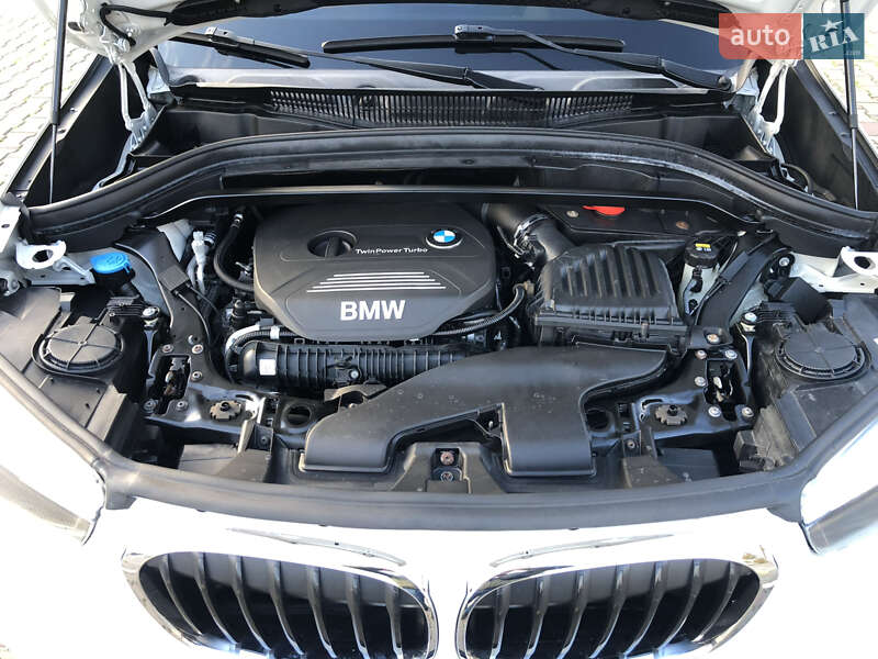 Внедорожник / Кроссовер BMW X1 2016 в Одессе