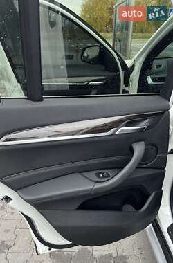Внедорожник / Кроссовер BMW X1 2016 в 