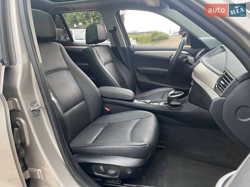 Внедорожник / Кроссовер BMW X1 2014 в Киеве фото 12 Внедорожник / Кроссовер BMW X1 2014 в Киеве