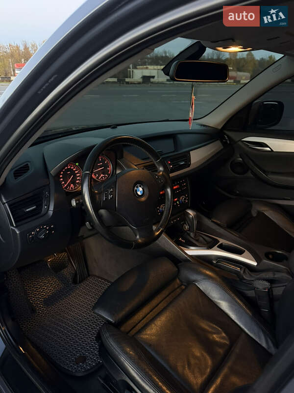 Внедорожник / Кроссовер BMW X1 2011 в Черновцах