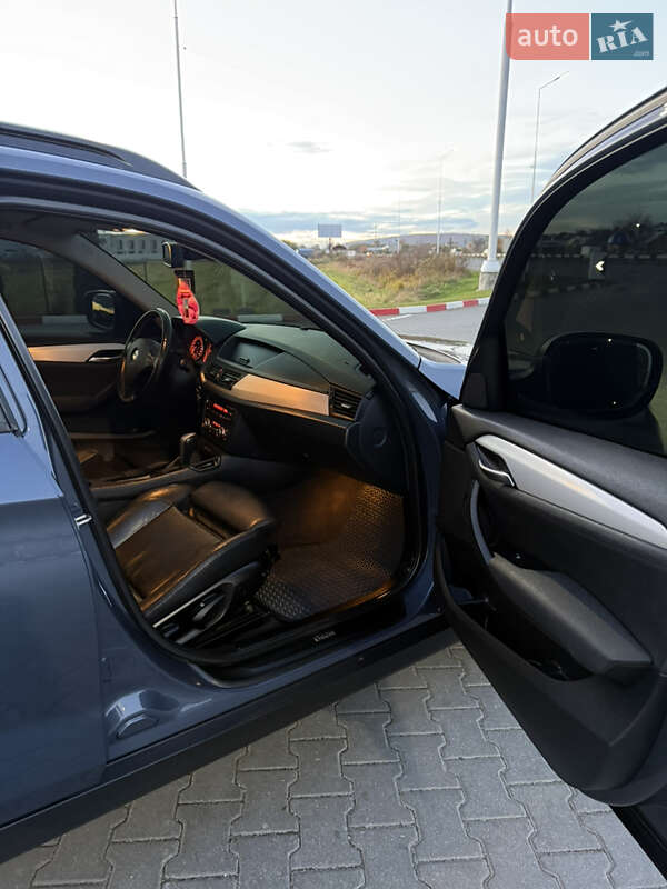 Внедорожник / Кроссовер BMW X1 2011 в Черновцах