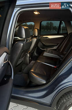 Позашляховик / Кросовер BMW X1 2011 в  фото 35 Позашляховик / Кросовер BMW X1 2011 в