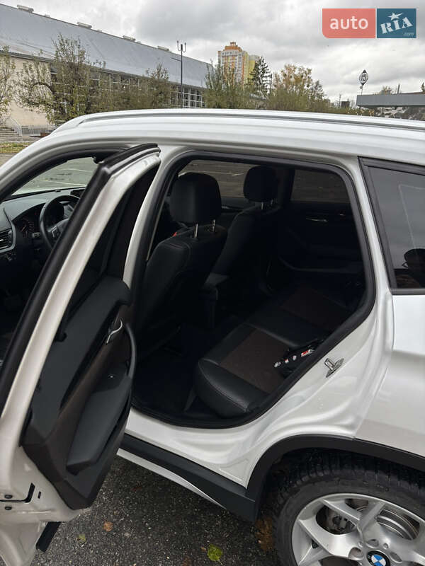 Позашляховик / Кросовер BMW X1 2013 в Києві