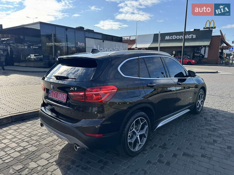 Внедорожник / Кроссовер BMW X1 2016 в Киеве