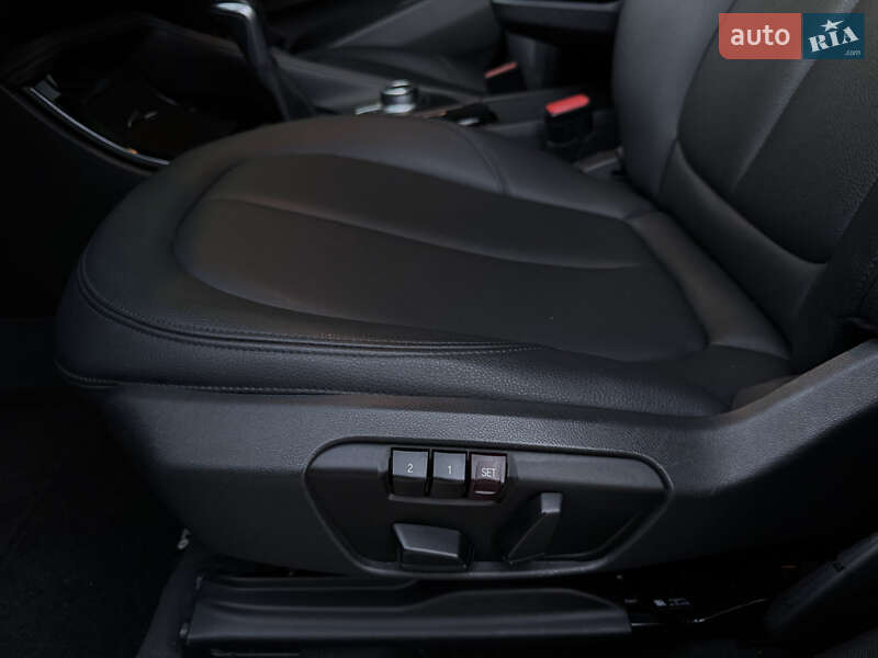 Внедорожник / Кроссовер BMW X1 2016 в Киеве