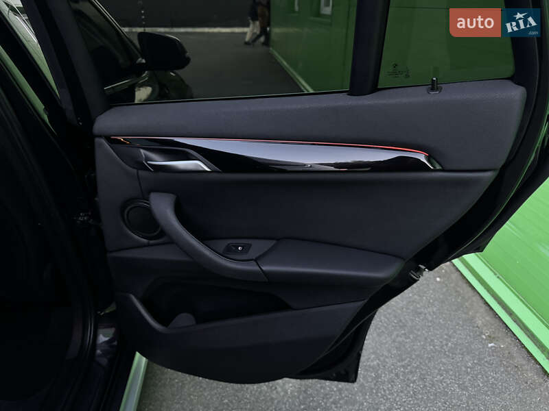 Внедорожник / Кроссовер BMW X1 2016 в Киеве