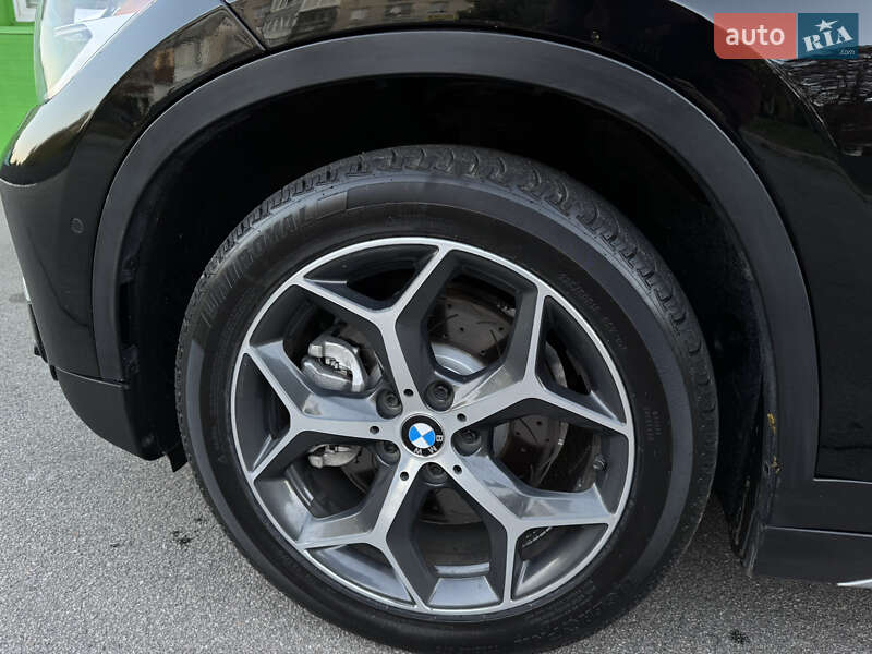 Внедорожник / Кроссовер BMW X1 2016 в Киеве