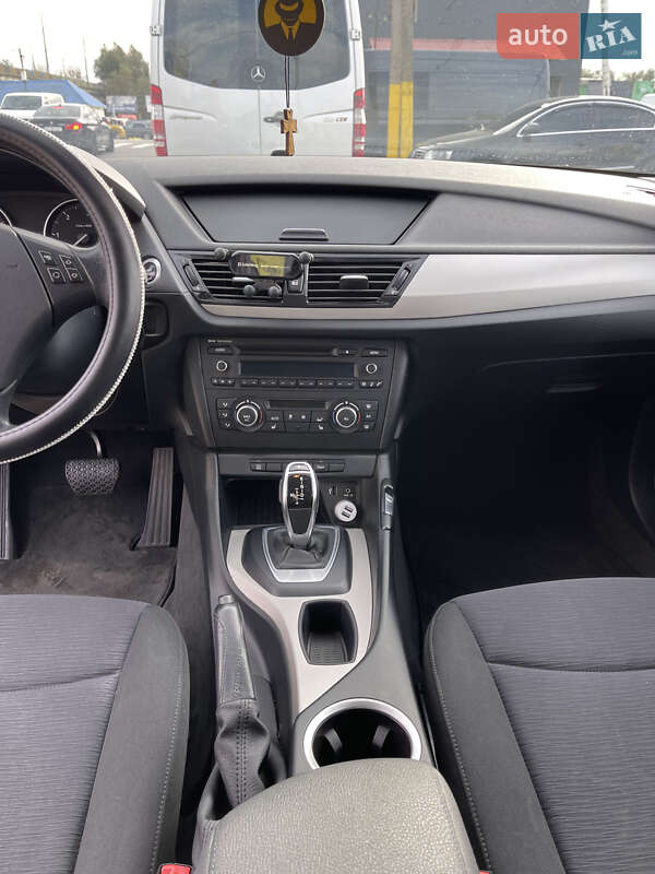 Позашляховик / Кросовер BMW X1 2014 в Чернівцях