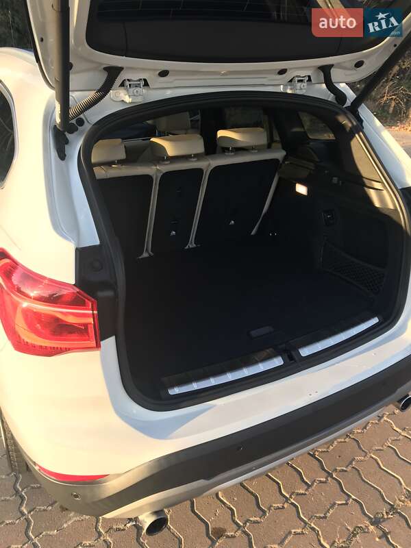 Внедорожник / Кроссовер BMW X1 2017 в Киеве