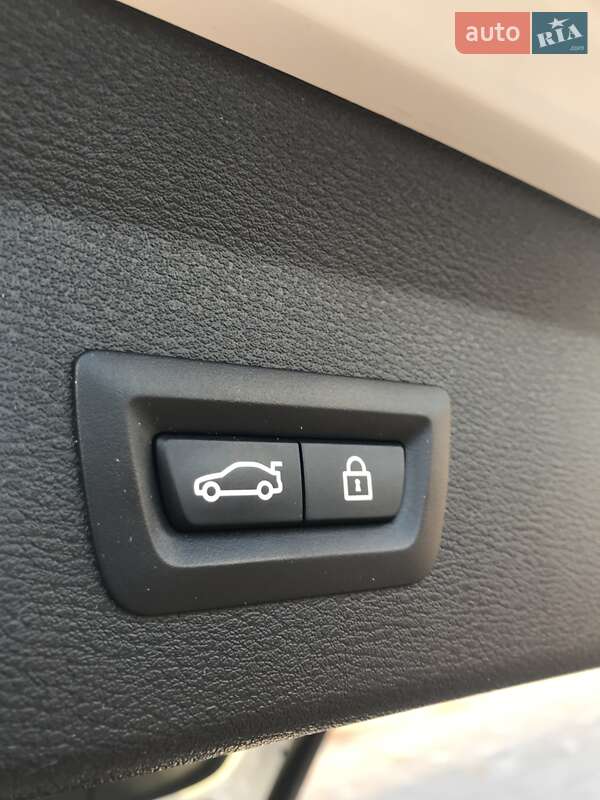 Внедорожник / Кроссовер BMW X1 2017 в Киеве