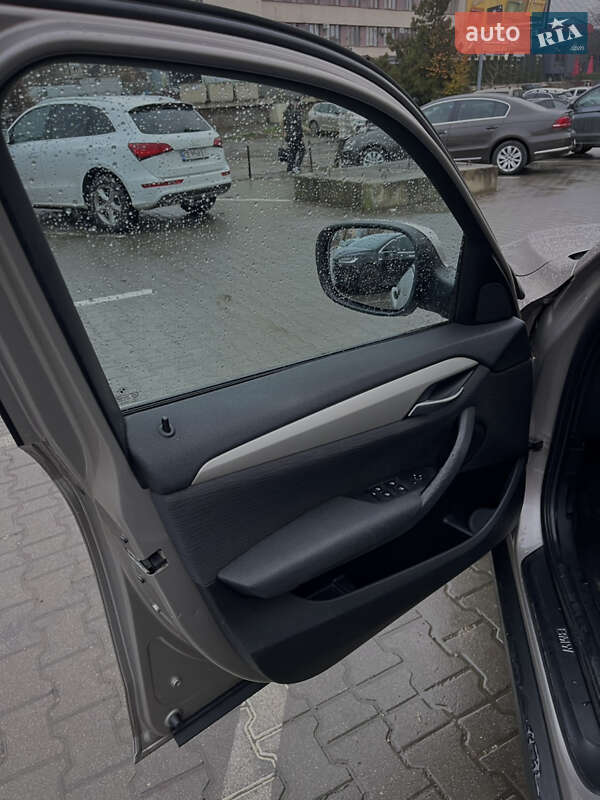 Позашляховик / Кросовер BMW X1 2011 в Чернівцях