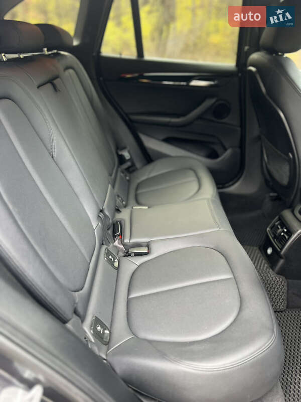 Внедорожник / Кроссовер BMW X1 2016 в Киеве