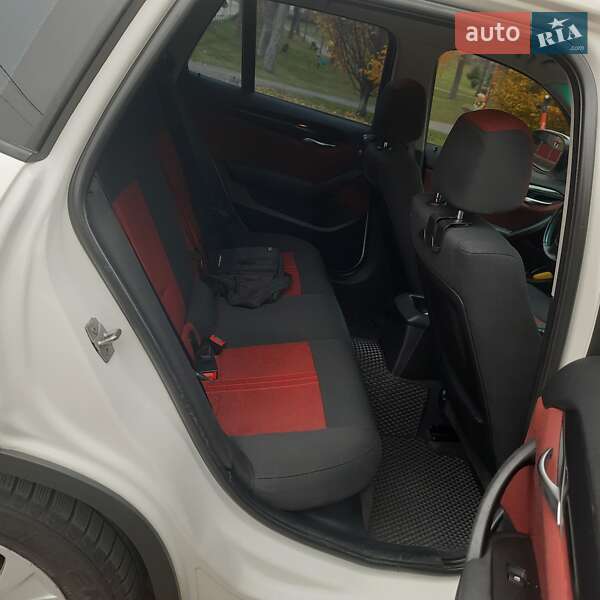 Внедорожник / Кроссовер BMW X1 2010 в Киеве