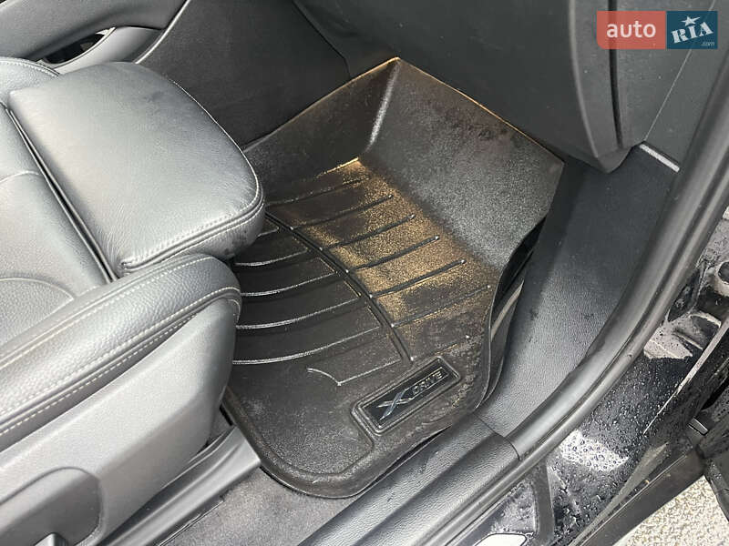 Внедорожник / Кроссовер BMW X1 2019 в Киеве