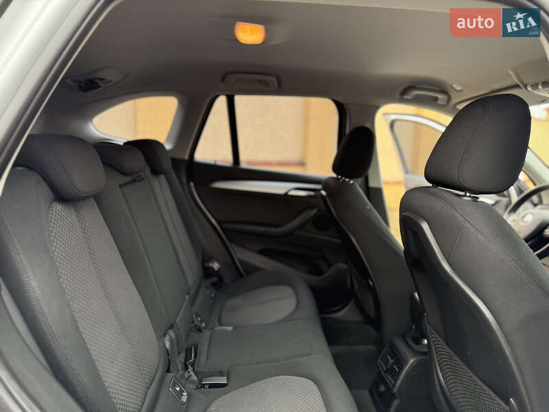 Внедорожник / Кроссовер BMW X1 2018 в Ужгороде