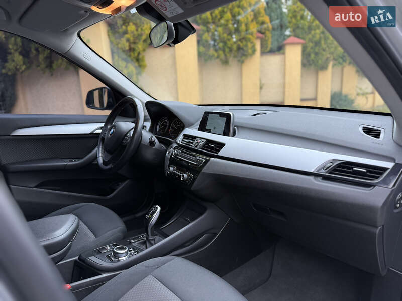 Внедорожник / Кроссовер BMW X1 2018 в Ужгороде