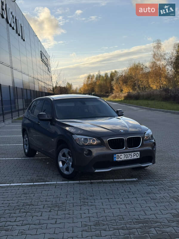 Внедорожник / Кроссовер BMW X1 2011 в Львове
