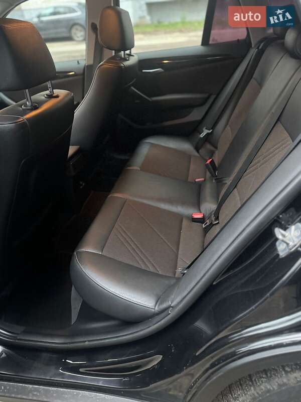 Внедорожник / Кроссовер BMW X1 2013 в Киеве