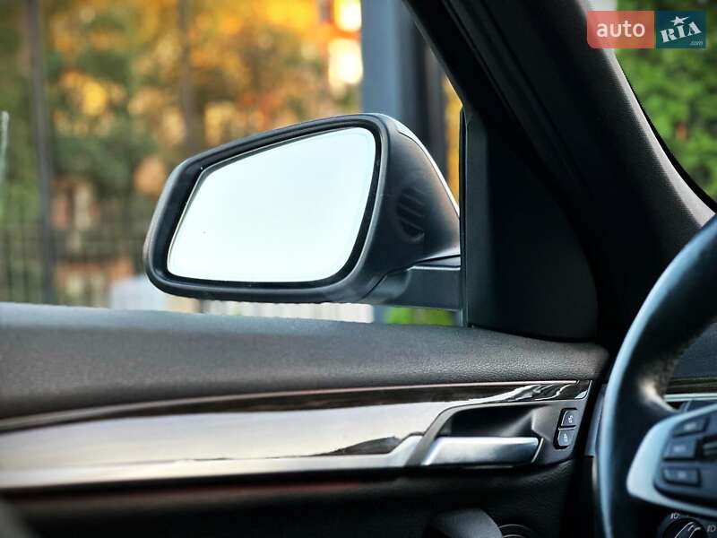 Внедорожник / Кроссовер BMW X1 2016 в Киеве