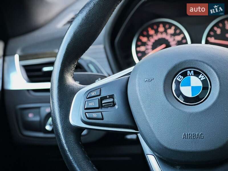 Внедорожник / Кроссовер BMW X1 2016 в Киеве