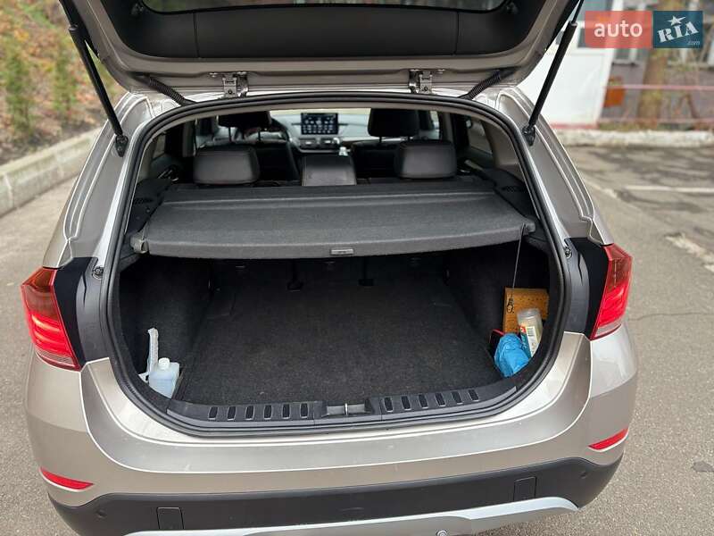 Внедорожник / Кроссовер BMW X1 2013 в Киеве