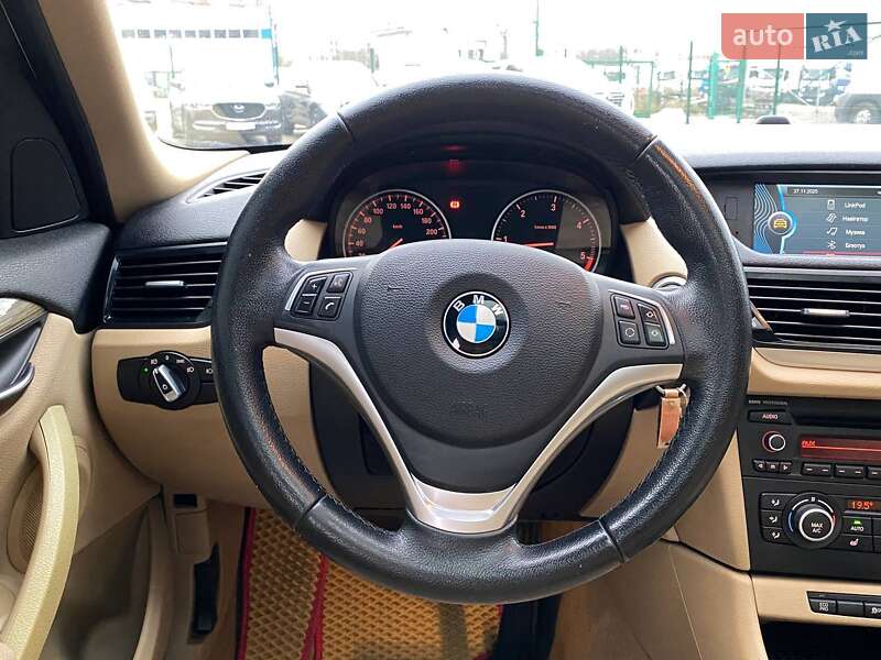 Внедорожник / Кроссовер BMW X1 2015 в Львове
