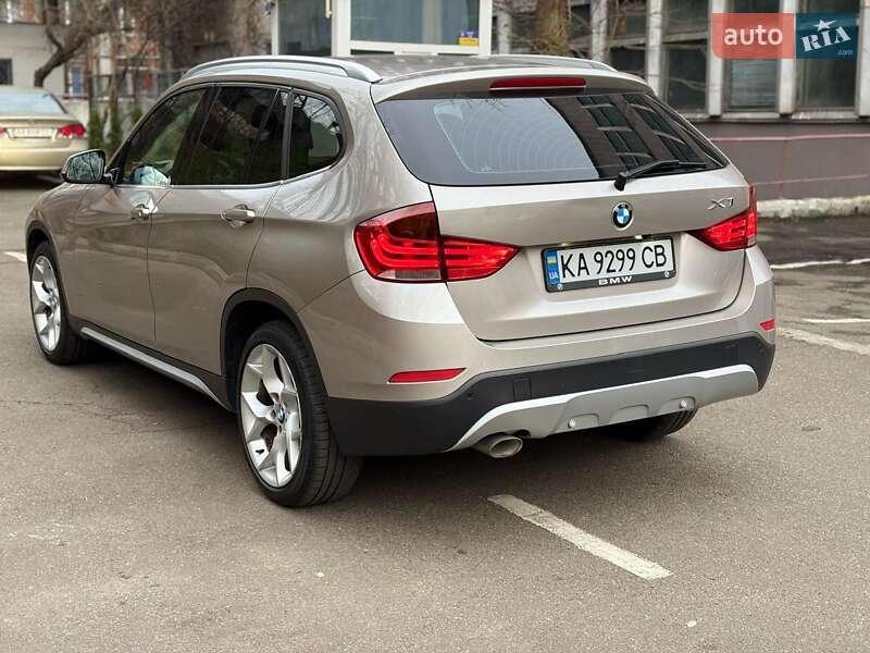 Внедорожник / Кроссовер BMW X1 2013 в Киеве