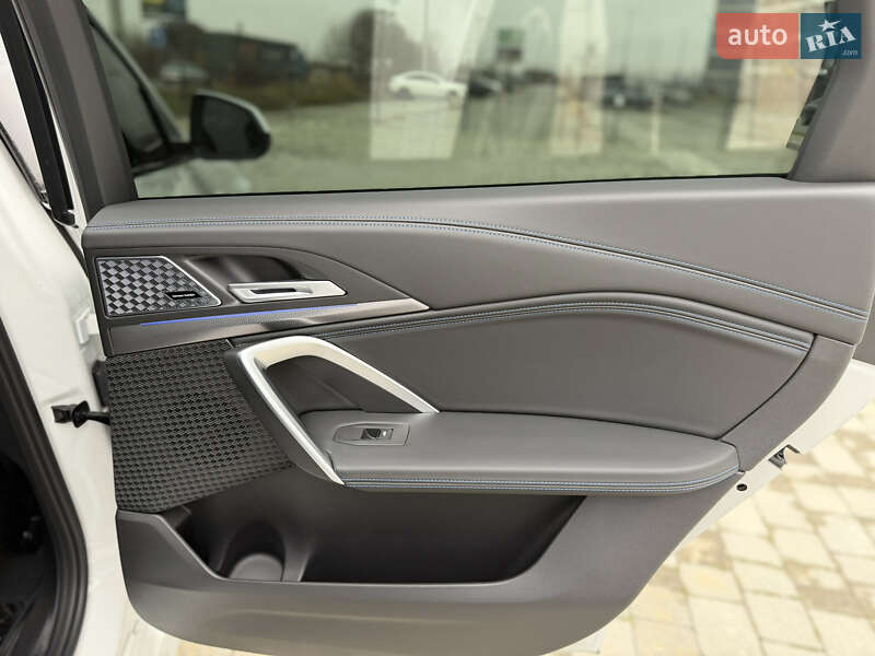 Внедорожник / Кроссовер BMW X1 2024 в Львове